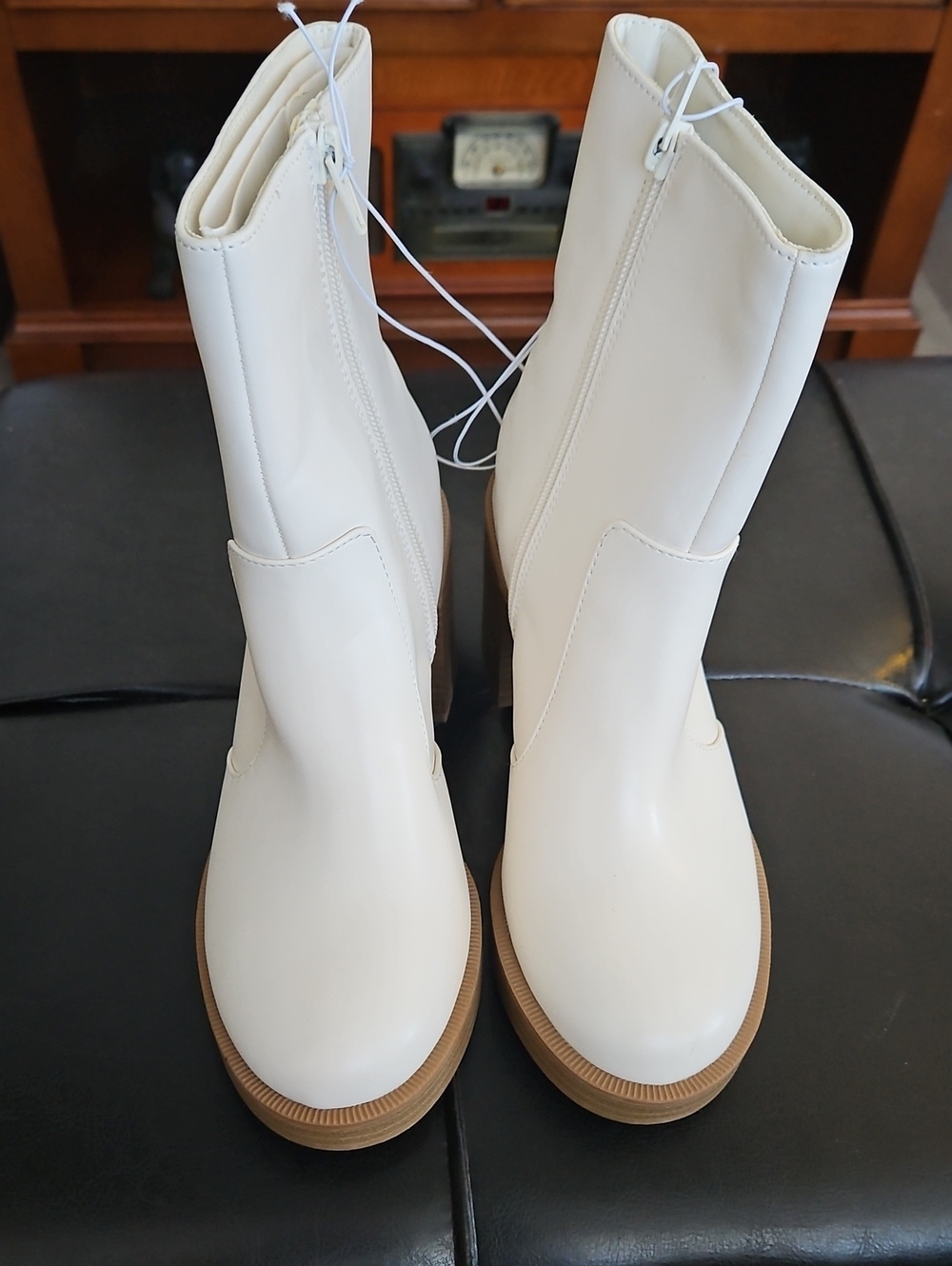 Women’s Cream Mid-Calf Fashion Boots 6 1/2"